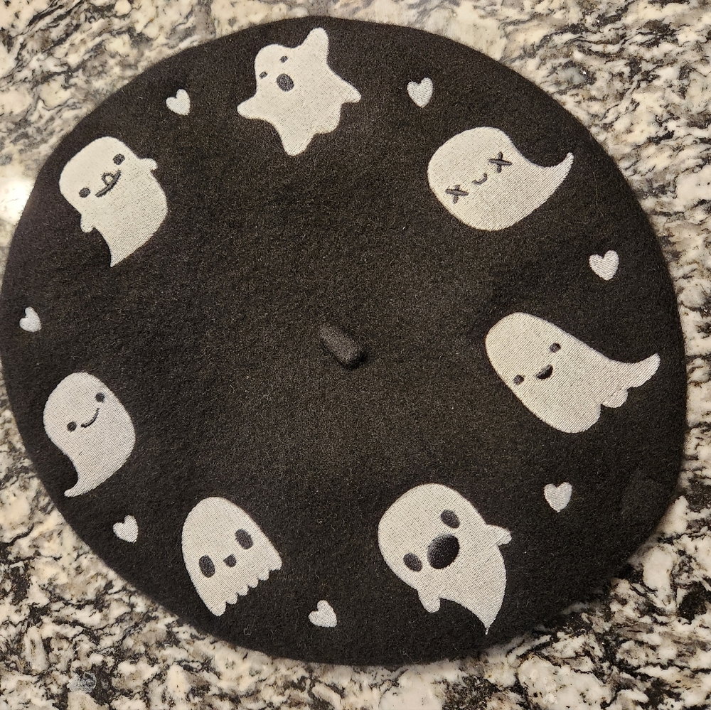EM & SPROUT Embroidered Ghosty Beret 👻